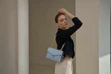 Load image into Gallery viewer, The Envelope Chain Crossbody - Ice Croc
