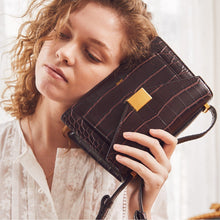 Load image into Gallery viewer, Lilian Bag - Brown Croc
