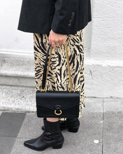 The Envelope Chain Crossbody - Black